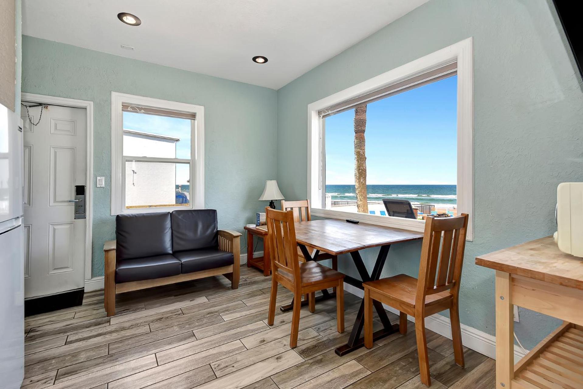 Shoreline Suites & Cabana Cottages - Beachfront Daytona Beach Exterior foto